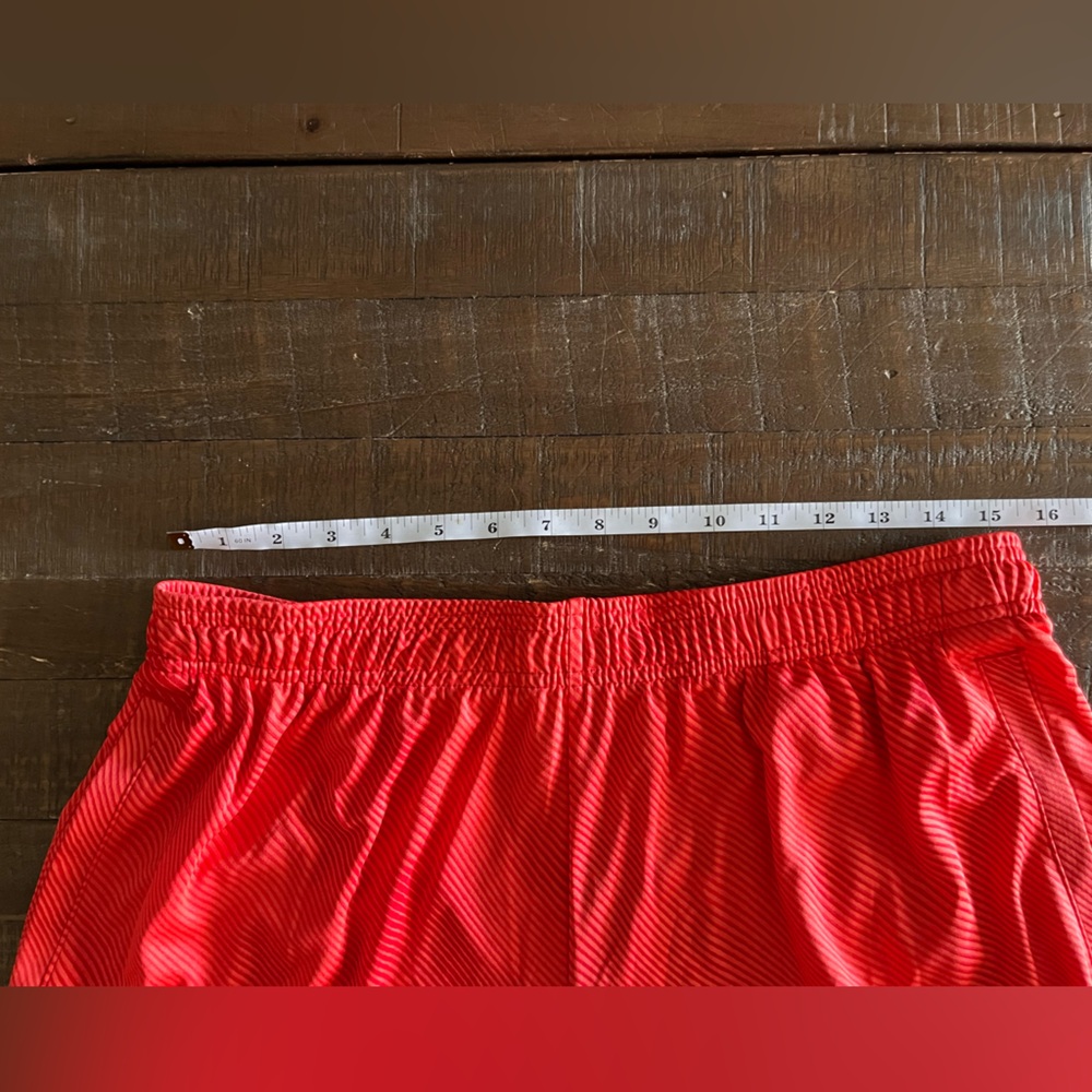 Under Armour Men's Athletic Shorts NWT - Picture 3 of 9